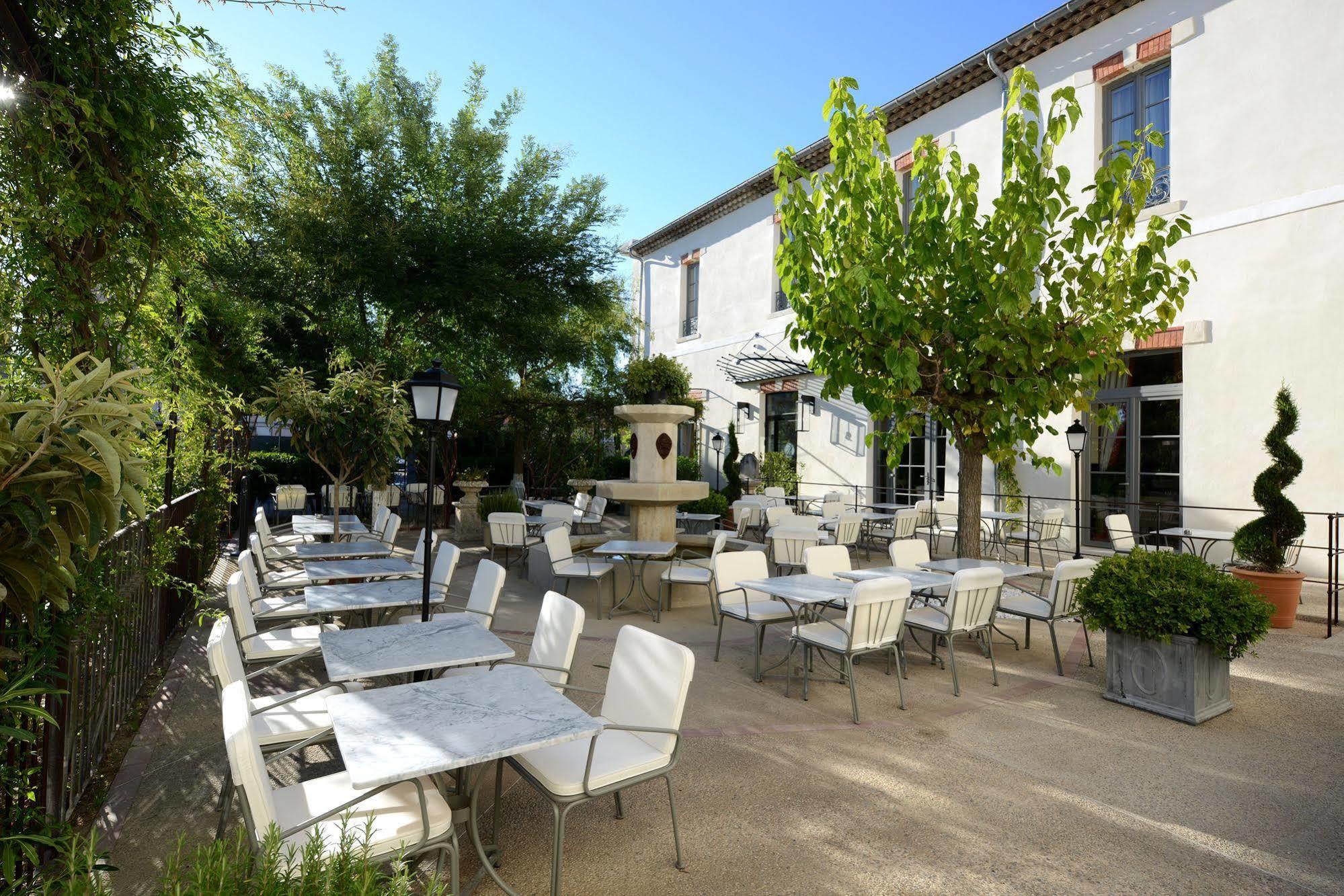 Grand Hotel Henri - Teritoria ลีล-ซูร์-ลา-ซอร์ก ภายนอก รูปภาพ